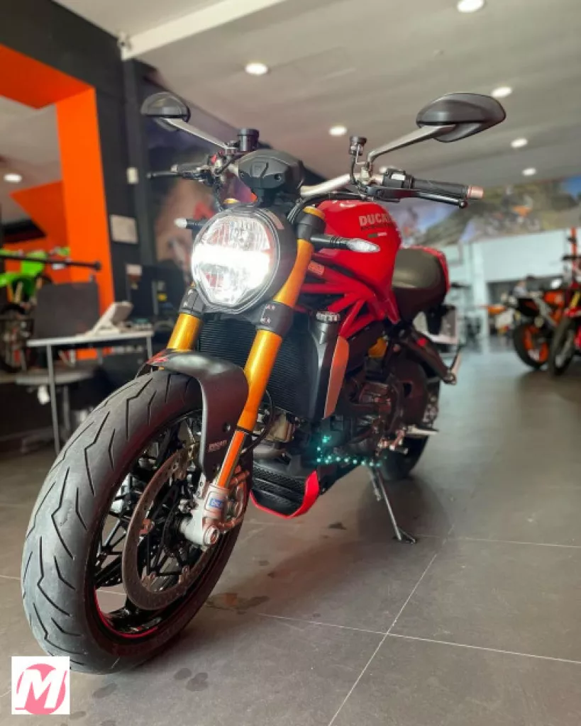 Imagens anúncio Ducati Monster 1200 Monster 1200 S blur